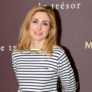 Julie Gayet - Présentation du film "Le trésor" sur la plage Magnum lors du 68e festival international du film de Cannes le 22 mai 2015