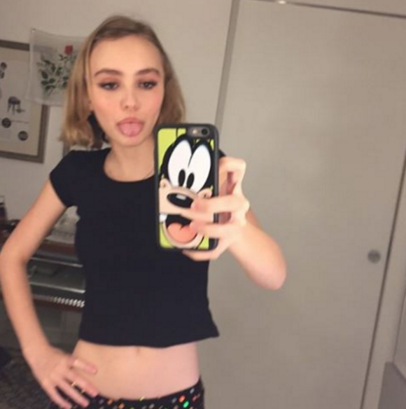 Lily-Rose Depp : Son hommage aux victimes des attentats à Paris, mal compris...