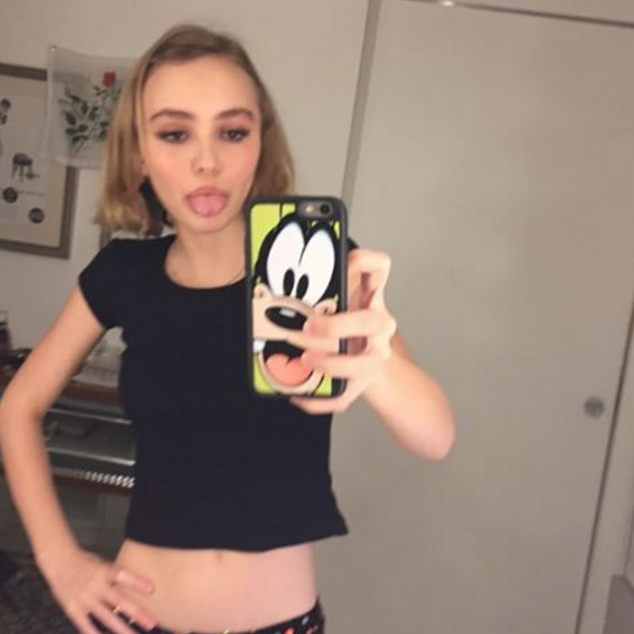 Lily-Rose Depp : Son hommage aux victimes des attentats à Paris, mal compris...