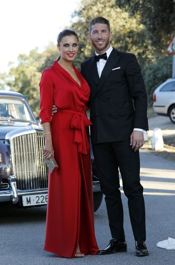 Sergio Ramos et sa belle Pilar Rubio au mariage de Rene Ramos, le frère du joueur du Real de Madrid au château de Vinuelas à Madrid, le 20 juillet 2014