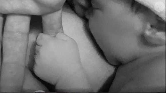Sergio Ramos et sa belle Pilar sont devenus les parents d'un petit Marco le 14 novembre 2015, le second enfant du couple - Photo publiée le 14 novembre 2015