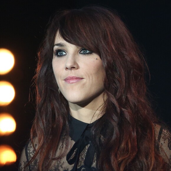 Exclusif - La chanteuse Zaz - Enregistrement de l'émission Spécial Johnny Hallyday, "Johnny, la soirée événement", qui sera diffusée sur TF1 en prime-time le 20 décembre