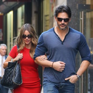 Sofia Vergara et son fiancé Joe Manganiello dans les rues de New York, le 23 septembre 2015