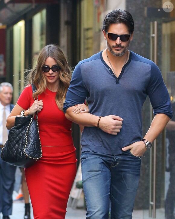 Sofia Vergara et son fiancé Joe Manganiello dans les rues de New York, le 23 septembre 2015