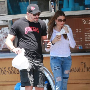 Exclusif - Sofia Vergara et Joe Manganiello achètent des beignets à Los Feliz Le 25 Juillet 2015