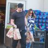Sofia Vergara et son fiancé Joe Manganiello font des courses au Bristol Farms à West Hollywood, le 31 mai 2015.