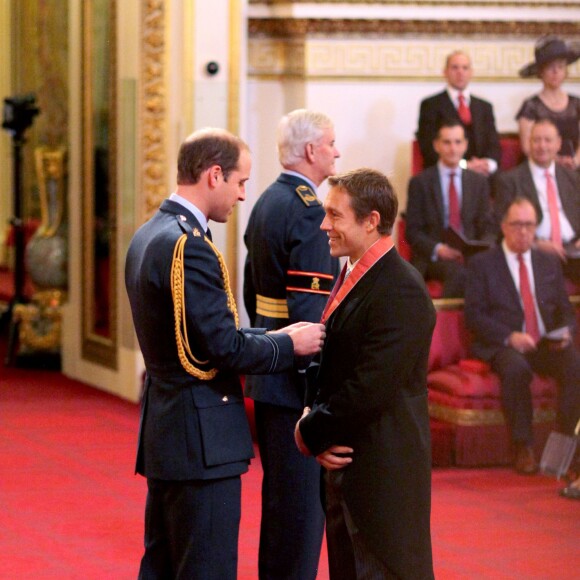 Johnny Wilkinson fait CBE par le prince William à Buckingham Palace à Londres, le 17 novembre 2015