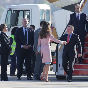 Le roi Abdallah II et la reine Rania de Jordanie - Le couple royal d'Espagne accueille le couple royal de Jordanie lors d'une cérémonie à l'aéroport à Madrid, le 19 novembre 2015.  Kings of Spain, Felipe and Letizia Ortiz VI attend of welcome ceremony to kings of Jordan, Abdullah II and his wife Queen Rania at the airport in Madrid, on Thursday 19th November, 2015.19/11/2015 - Madrid