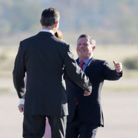 Le roi Felipe VI d'Espagne et le roi Abdallah II de Jordanie - Le couple royal d'Espagne accueille le couple royal de Jordanie lors d'une cérémonie à l'aéroport à Madrid, le 19 novembre 2015.  Kings of Spain, Felipe and Letizia Ortiz VI attend of welcome ceremony to kings of Jordan, Abdullah II and his wife Queen Rania at the airport in Madrid, on Thursday 19th November, 2015.19/11/2015 - Madrid