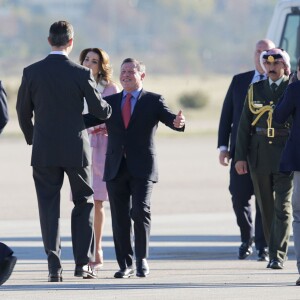 Le roi Felipe VI d'Espagne, le roi Abdallah II et la reine Rania de Jordanie - Le couple royal d'Espagne accueille le couple royal de Jordanie lors d'une cérémonie à l'aéroport à Madrid, le 19 novembre 2015.  Kings of Spain, Felipe and Letizia Ortiz VI attend of welcome ceremony to kings of Jordan, Abdullah II and his wife Queen Rania at the airport in Madrid, on Thursday 19th November, 2015.19/11/2015 - Madrid