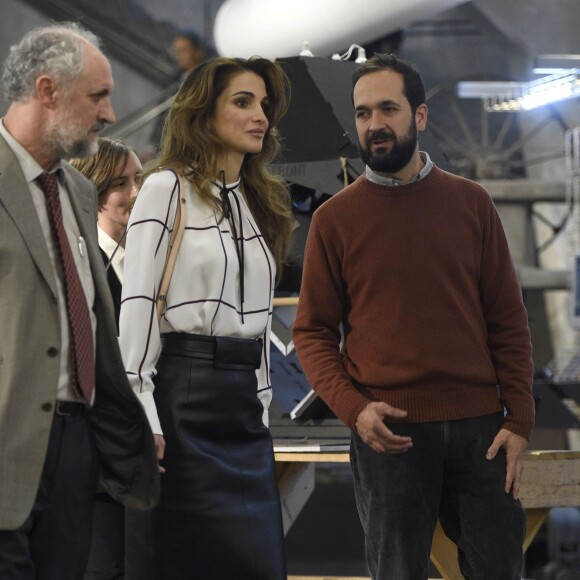 La reine Rania de Jordanie visite un centre culturel à Madrid le 19 novembre 2015