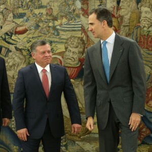 Le roi Felipe VI reçoit le roi Abdullah II de Jordanie au palais de la Zarzuela à Madrid en Espagne le 20 novembre 2015