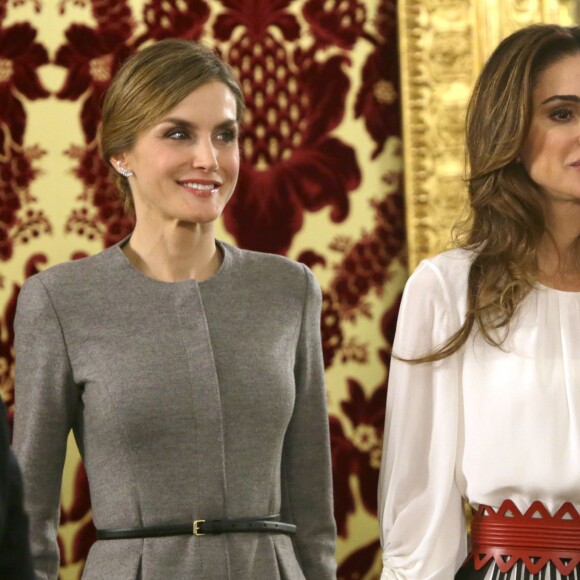 Le roi Felipe VI D'Espagne et la reine Letizia reçoivent le roi Abdallah II de Jordanie et sa femme La reine Rania au Palais le 20 novembre 2015.  King Felipe VI of Spain and Queen Letizia with King Abdullah of Jordan and Queen Rania at the Royal Palace in Madrid, Spain, on November 20th, 201520/11/2015 - Madrid