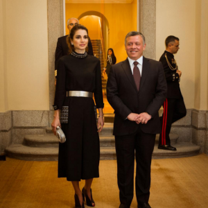 La reine Rania de Jordanie et le roi Abdullah II de Jordanie avant le dîner privé organisé au Pardo, à Madrid, par le roi Felipe VI et la reine Letizia d'Espagne le 19 novembre 2015.