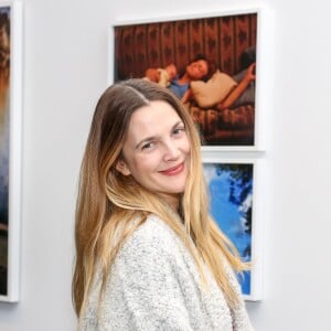 Drew Barrymore - Vernissage de l'exposition Linda McCartney et Mary McCartney: Mother Daughter à la galerie Gagosian, le 20 novembre 2015.