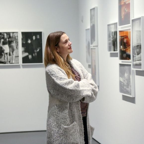 Drew Barrymore - Vernissage de l'exposition Linda McCartney et Mary McCartney: Mother Daughter à la galerie Gagosian, le 20 novembre 2015.