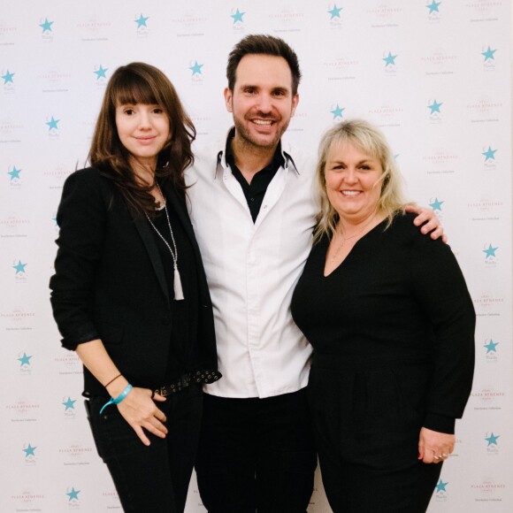 Christophe Michalak, son épouse Delphine McCarty et Valérie Damidot - Goûter organisé par le chef pâtissier Christophe Michalak et le Plaza Athénée en faveur de l'Etoile de Martin, le 21 novembre 2015.