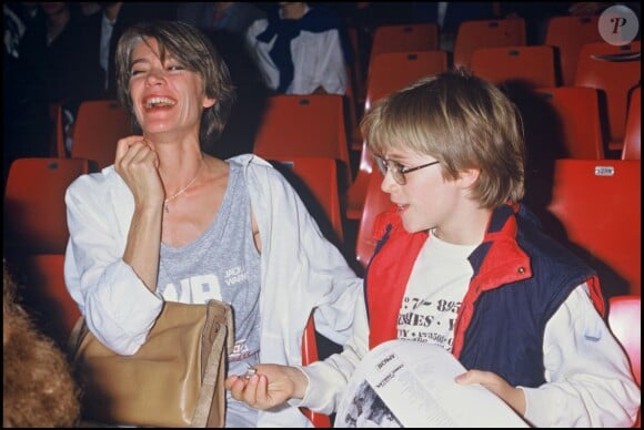 Françoise Hardy et son fils Thomas Dutronc à Paris, le 15 septembre 1984. 
