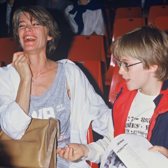 Françoise Hardy et son fils Thomas Dutronc à Paris, le 15 septembre 1984. 