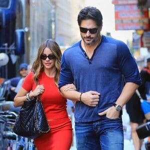 Sofia Vergara et son compagnon Joe Manganiello se promènent dans les rues de New York. Le 23 septembre 2015  9/23/15 Sofia Vergara and Joe Manganiello are seen in New York City.23/09/2015 - New York