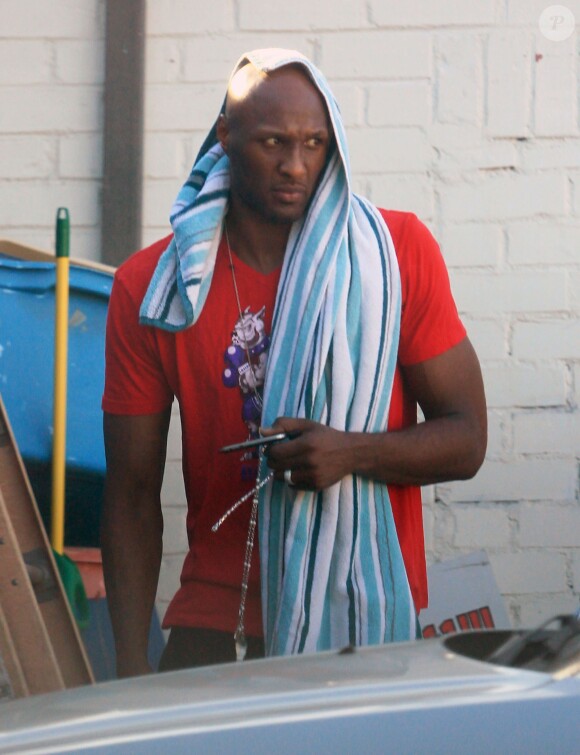 Exclusif - Lamar Odom quitte son cours de boxe a Los Angeles le 11 novembre 2013.