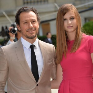 Stefano Accorsi et sa compagne Bianca Vitali - Arrivée des people au défilé de mode homme "Valentino", collection Printemps-Eté 2015 à l'hôtel Salomon de Rothschild à Paris, le 25 juin 2014.