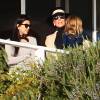 Kourtney Kardashian rend visite à son ex, Scott Disick, avec ses enfants Reign, Penelope et Mason et sa mère Kris Jenner à Malibu, le 8 novembre 2015