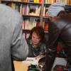 Exclusif - Régine en dédicace pour son nouveau livre "Mes nuits, mes rencontres" à la librairie Albin Michel Boulevard Saint-Germain à Paris, le 25 novembre 2015.