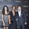 Vincent Perez, sa femme Karine Silla et leur fille Iman Perez  à la soirée des 95 ans de Vogue à l'hôtel particulier Iéna lors de la fashion week à Paris, le 3 octobre 2015.
