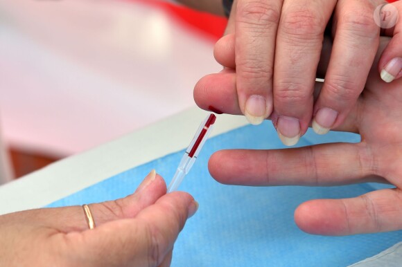 Image de l'opération de dépistage du VIH Test in the City, soutenue par la princesse Stéphanie, sur la promenade Honoré II devant le centre commercial de Fontvieille à Monaco le 25 novembre 2015. © Bruno Bebert / BestImage