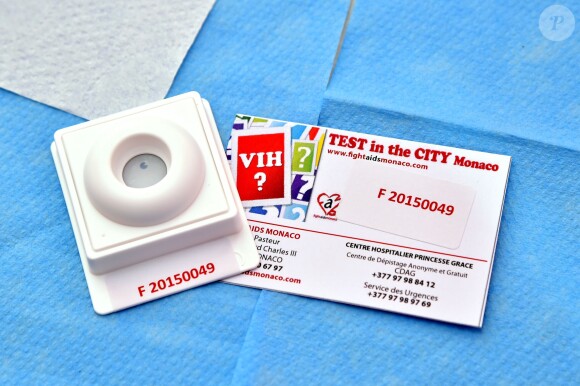 Image de l'opération de dépistage du VIH Test in the City, soutenue par la princesse Stéphanie, sur la promenade Honoré II devant le centre commercial de Fontvieille à Monaco le 25 novembre 2015. © Bruno Bebert / BestImage