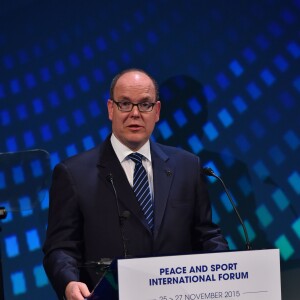 Le prince Albert II de Monaco participe à la cérémonie d'ouverture du forum international "Peace and Sport" à Monaco au Grimaldi Forum à Monaco le 25 novembre 2015. © Bruno Bebert / Bestimage