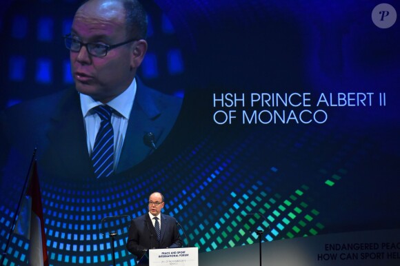 Le prince Albert II de Monaco participe à la cérémonie d'ouverture du forum international "Peace and Sport" à Monaco au Grimaldi Forum à Monaco le 25 novembre 2015. © Bruno Bebert / Bestimage