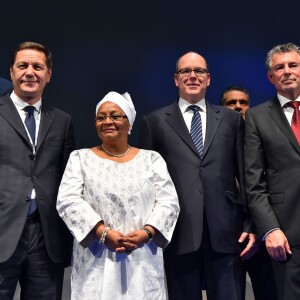 Aminata Maiga Keita, la première dame du Mali, et le prince Albert II de Monaco participaient à la cérémonie d'ouverture du forum international "Peace and Sport" au Grimaldi Forum à Monaco le 25 novembre 2015. © Bruno Bebert / Bestimage