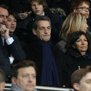 Nicolas Sarkozy, Anne Hidalgo (maire de Paris), Michèle Laroque, son compagnon François Baroin, Manuel Valls - Personnalités lors du match de football Paris Saint-Germain (PSG) -Troyes au Parc des Princes à Paris, le 28 novembre 2015.