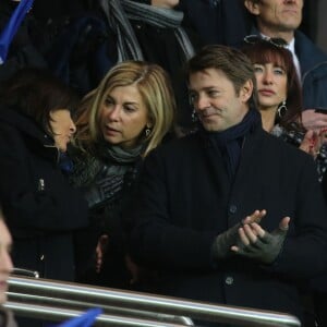 Anne Hidalgo (maire de Paris), Michèle Laroque, son compagnon François Baroin - Personnalités lors du match de football Paris Saint-Germain (PSG) -Troyes au Parc des Princes à Paris, le 28 novembre 2015.