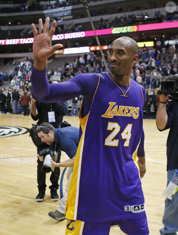 Kobe Bryant, après la défaite des Lakers face aux Dallas Mavericks à l'American Airlines Center de Dallas le 13 novembre 2015
