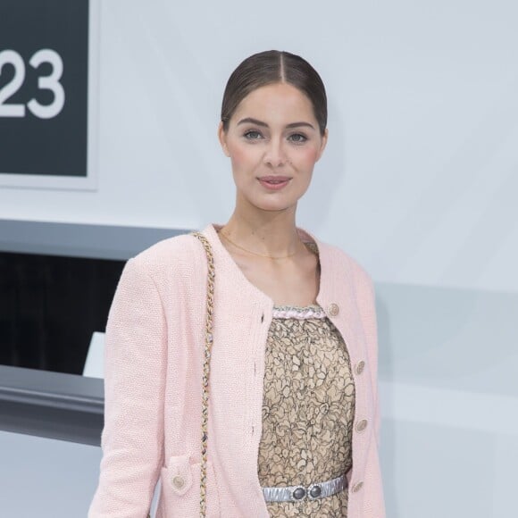 Marie-Ange Casta - Photocall au défilé de mode "Chanel", collection prêt-à-porter printemps-été 2016, au Grand Palais à Paris le 6 Octobre 2015