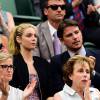 Tamsin Egerton et Josh Hartnett (au deuxième rang) à Wimbledon le 8 juillet 2015.