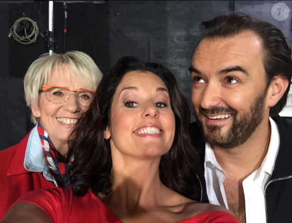 Faustine Bollaert prend la pose avec Mercotte et Cyril Lignac. Septembre 2015.