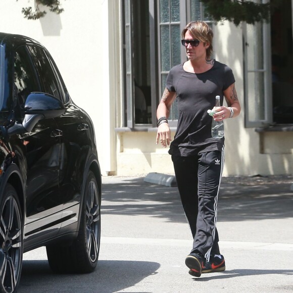 Exclusif - Keith Urban sort d'une réunion des alcooliques anonymes à Studio City, le 30 juillet 2015.