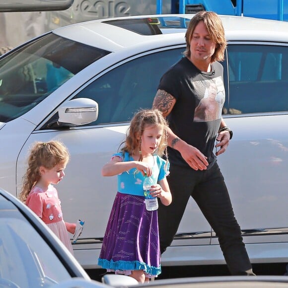 Keith Urban et ses filles Faith et Sunday - Arrivées à l'enregistrement de l'émission "American Idol" à West Hollywood. Le 1er avril 2015