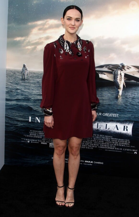 Jess Weixler (robe Prada, chaussures Stuart Weitzman) - Première du film "Interstellar" à Hollywood le 26 octobre 2014.