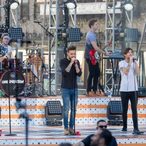 Le groupe One Direction (Harry Styles, Louis Tomlinson, Niall Horan, Liam Payne) en concert lors de 'Jimmy Kimmel Live!' à Hollywood, le 19 novembre 2015. © CPA