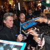 Kurt Russell - Les stars du film "Les 8 Salopards" signent des autographes devant le Grand Rex à Paris le 11 décembre 2015