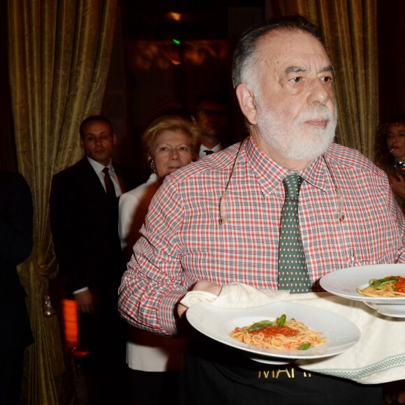 Francis Ford Coppola sert ses spaghettis - Dîner Dior à l'hôtel Royal Mansour lors du 15ème Festival international du film de Marrakech, le 11 décembre 2015.