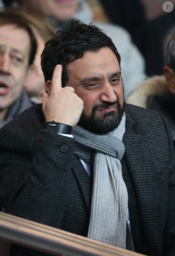 Cyril Hanouna lors du match de Ligue 1 PSG-Lyon lors de la 18e journée au Parc des Princes à Paris, le 13 décembre 2015.