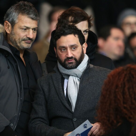 Cyril Hanouna lors du match de Ligue 1 PSG-Lyon lors de la 18e journée au Parc des Princes à Paris, le 13 décembre 2015.