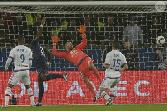 Serge Aurier lors du match de Ligue 1 PSG-Lyon lors de la 18e journée au Parc des Princes à Paris, le 13 décembre 2015.