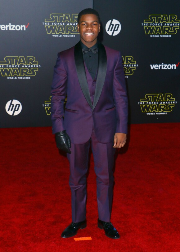 John Boyega - Avant-première du film Star Wars : Le Réveil de la force à Hollywood au Chinese Theater (Los Angeles), le 14 décembre 2015